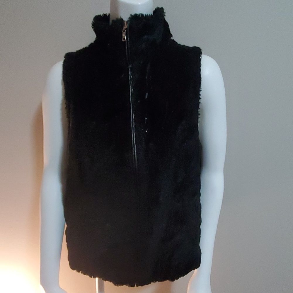 Betsey Johnson Black Faux Fur Sequined Vest (M) - Picture 2 of 6